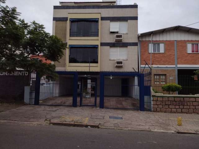 Vila Rica vende  amplo apartamento de 01 dormitório no Bairro Partenon em Porto Alegre, com 50,60m² de área privada com piso laminado, sala de estar, sacada fechada, banheiro social com cuba e box com