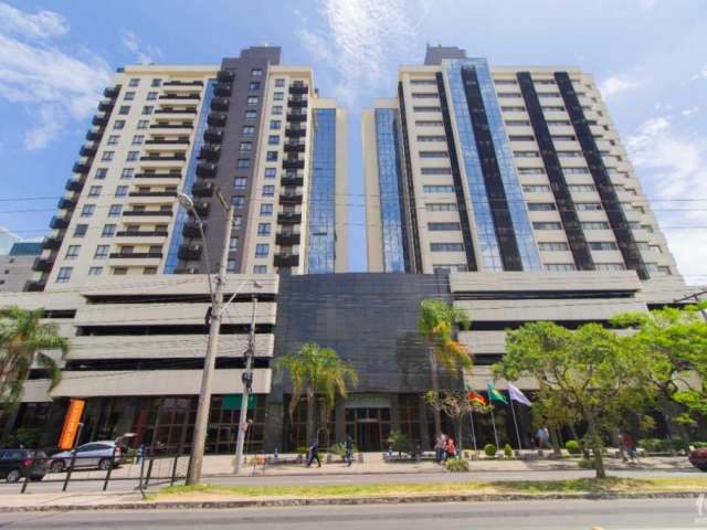 Sala/ conjunto comercial, com ( 1 ) uma vaga de garagem -  Praia de Belas - Próx Fórum&lt;BR&gt;Ótima sala comercial, desocupada, com maravilhosa vista panorâmica para o Rio.&lt;BR&gt;Possui divisória