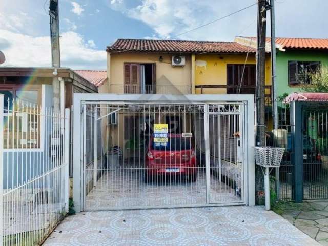 Excelente sobrado de 2 dormitórios com amplo espaço interno, living, área de serviço, 2 banheiros. Localizado no loteamento Nova Ipanema, tendo garagem coberta com portão eletrônico e pátio amplo nos 