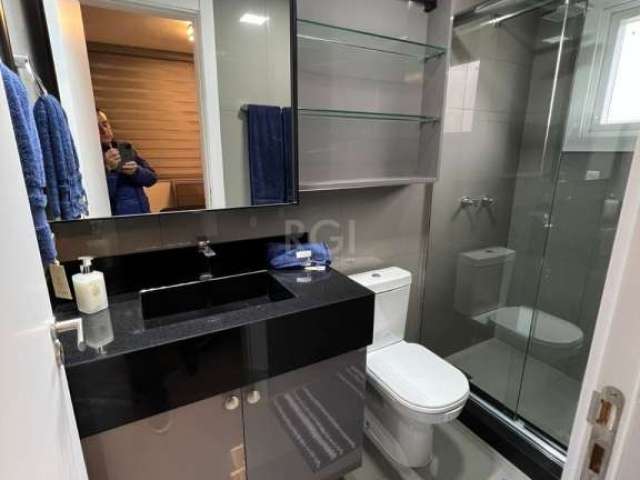 Espetacular  apartamento no bairro Três figueiras. Composto por 1 dormitório em uma planta de 53m2 privativos. Suite, living 2 ambientes , churrasqueira, lavabo, lavanderia.2 vagas de garagens(não é d