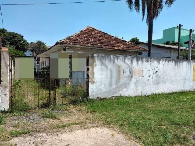 Excelente terreno medindo 11x40, 440m². Ótima localização, próximo aos comércios da região. Venha Conferir!