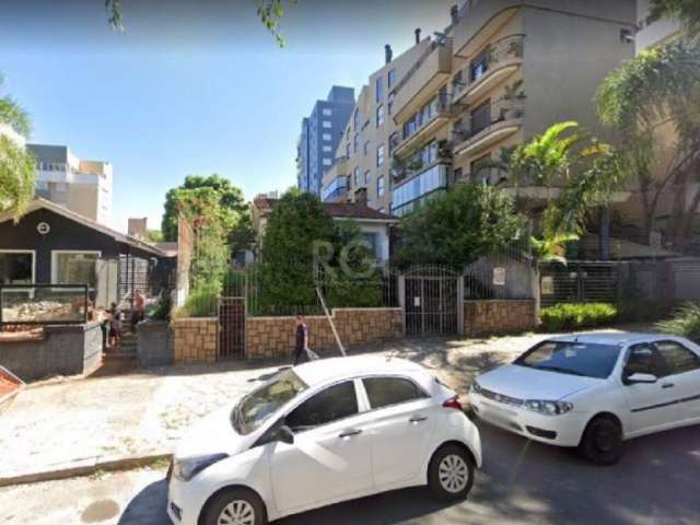 Terreno na melhor localização do Bairro Petrópolis  na Avenida Palmeira 248&lt;BR&gt;  Medindo: 13,20  X  39,60  Área Total 522,72 metros.&lt;BR&gt; Possui duas casa antigas em alvenaria ano de constr