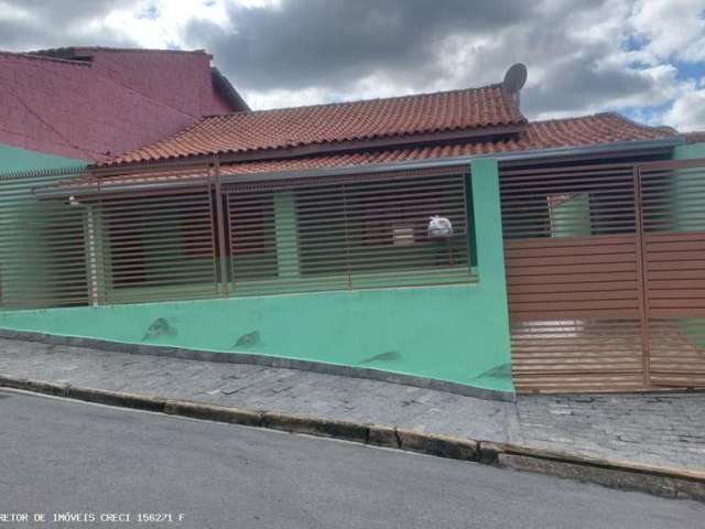 Casa para Venda em Pinhalzinho, Centro, 2 dormitórios, 1 banheiro, 7 vagas