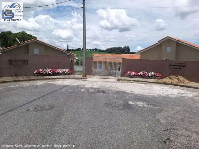 Casa para Venda em Pinhalzinho, Centro, 2 dormitórios, 1 banheiro, 1 vaga