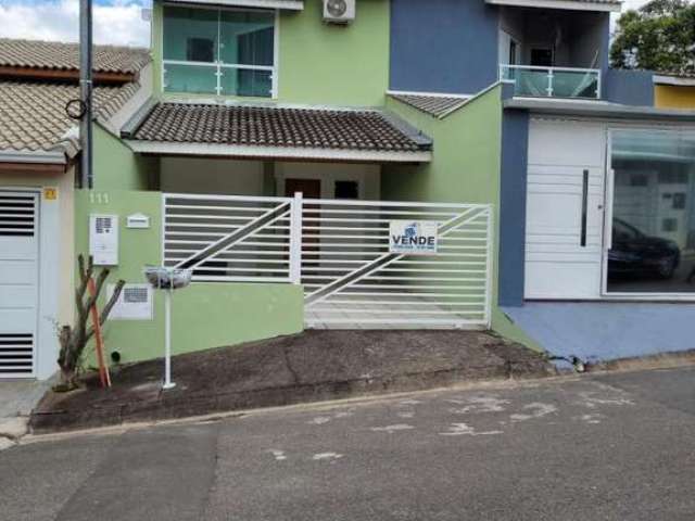 Casa para Venda em Pinhalzinho, Centro, 2 dormitórios, 3 banheiros, 2 vagas