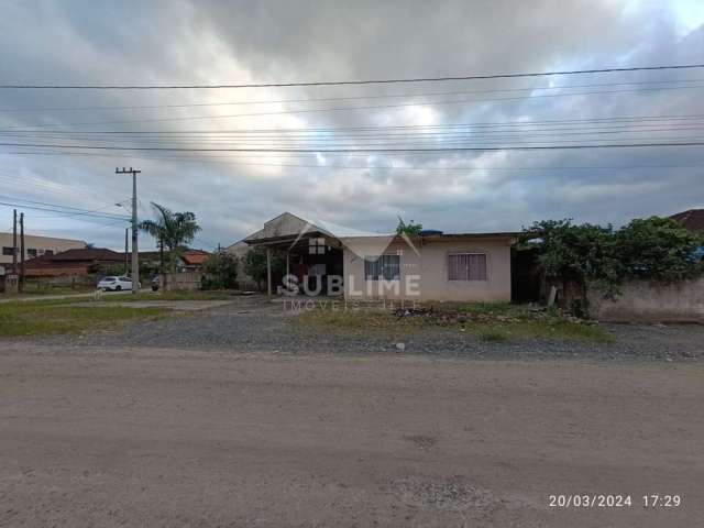 Terreno de Esquina no Bairro Moro do Meio