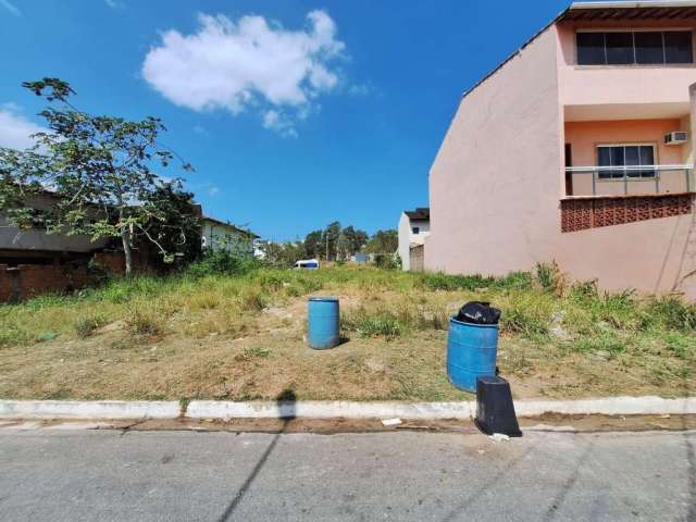 Terreno à venda na Rua Santa Dóris, 78, Jardim Vitória, Macaé por R$ 175.000