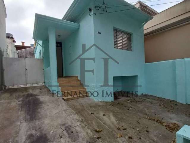 Casa térrea de 2 dormitórios, sala, cozinha, banheiro e garagem