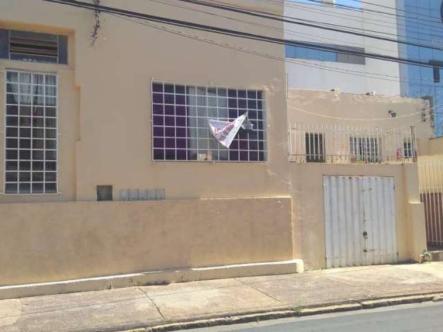 Comercial para Venda em Cuiabá, Centro-Sul, 4 dormitórios, 1 suíte, 2 banheiros, 2 vagas