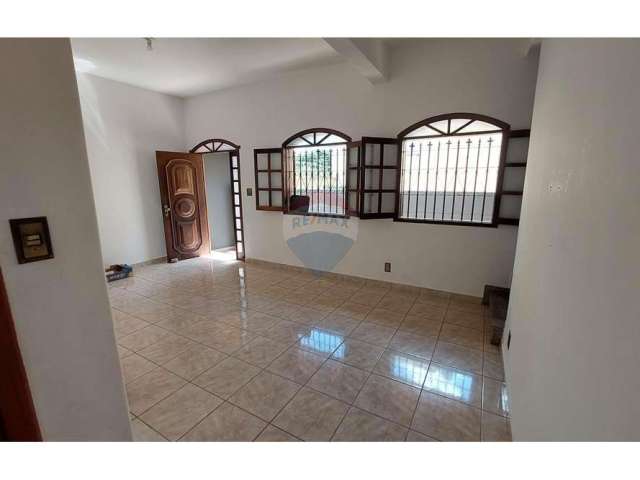 Venda  - Casa - Bairro Aarão Reis-BH/MG - R$ 990.000,00