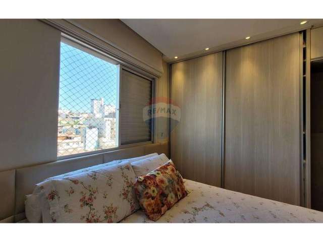 Apartamento decorado e semi mobiliado, no Ana Lúcia. 3 quartos, 2 vagas, elevador, salão de festas