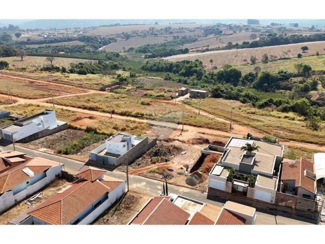 Terreno à venda de 250m²  em Delfinópolis, MG - Excelente oportunidade por R$ 60.000