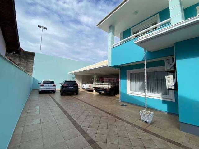 Exuberante casa proximo ao shoping continente