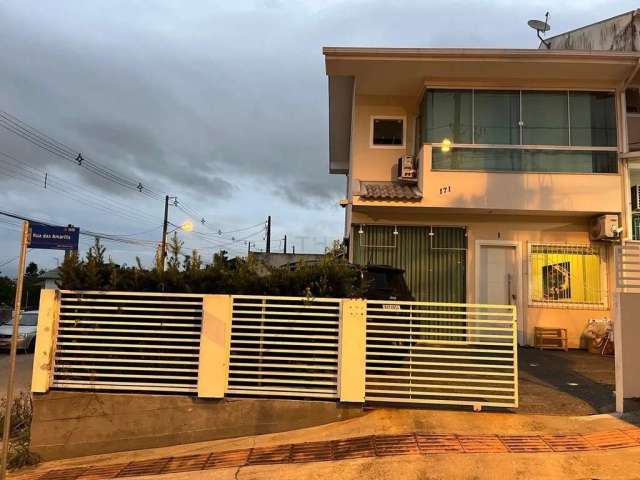 Casa com 2 quartos à venda na Avenida Valdemar Schmidt, 0988, Forquilhas, São José por R$ 750.000