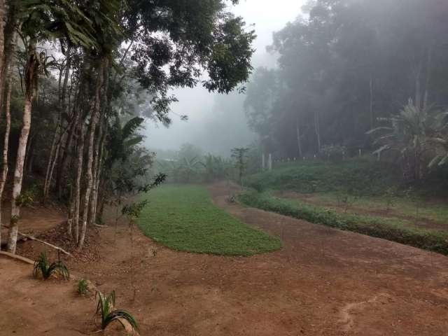 Sítio Vale do Amanhecer com mais de 30.000 m2 com Mata Atlântica