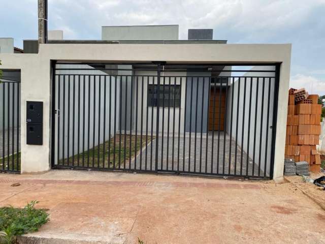 Casa Assobradada com 3 quartos e 1 suíte - R$ 350.000,00