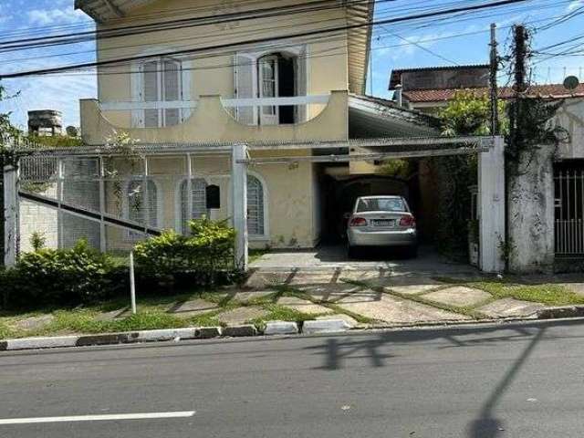 Sobrado à venda no Parque Continental I - 250,00 ms2 - 4 dormitórios - 2 suítes - 4 banheiros - Quintal - Churrasqueira - Edícula - 5 vagas.