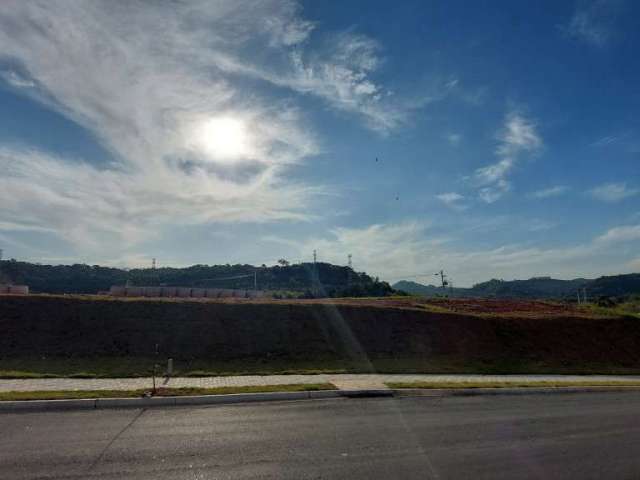 Terreno à venda em Guararema de 800 m² (20 x 40) totalmente plano, em condomínio.