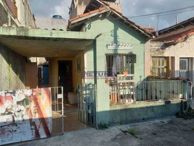 Casa térrea na Vila Medeiros em rua particular, com 02 dorms, sala, cozinha, wc, 01vaga, ótimo local