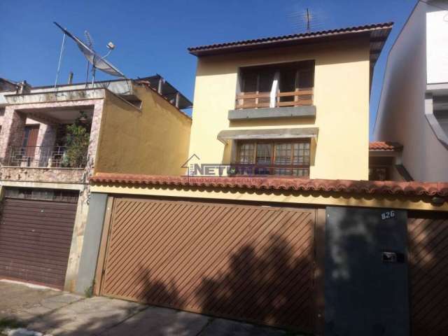 Lindo sobrado na Vila Medeiros com 04 dorms, sala espaçosa, 04 wcs, cozinha, 04 vagas, ótimo local.