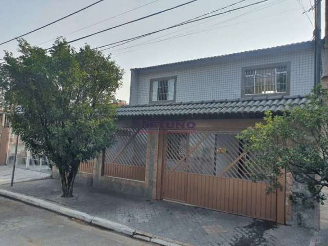 Casa Térrea com 3 dormitórios, 4 vagas e quintal, à venda no Parque Edu Chaves