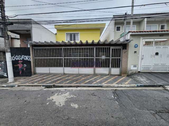 Lindo sobrado na Vila Medeiros espaçoso com 03 doms, 01 suite, sala, 02 vagas, ótima localização.