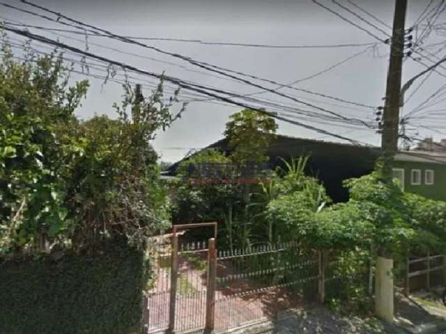 Terreno na Vila Medeiros com casa velha nos fundos- sendo 12 mts de frente por 36 fundos ótimo local