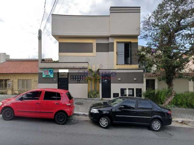 Condomínio na Vila Nivi, 01 dorm, sala de estar, cozinha, wc, quintal, (sem vaga) próximo ao metrô.