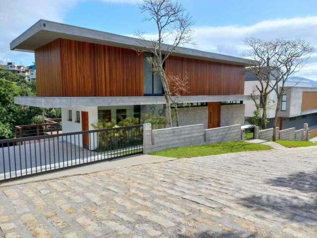 Casa para Venda em Garopaba, Centro, 3 dormitórios, 3 suítes, 4 banheiros, 2 vagas