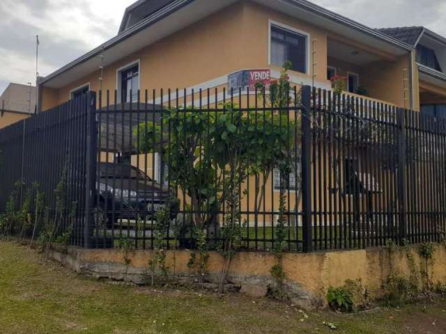 Sobrado Padrão para Venda em Capão Raso Curitiba-PR