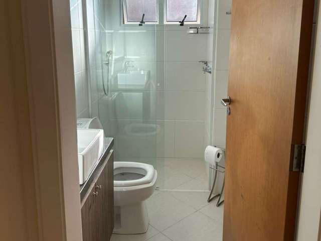 Excelente apartamento com 03 dormitórios a poucos metros da praia dos ingleses!