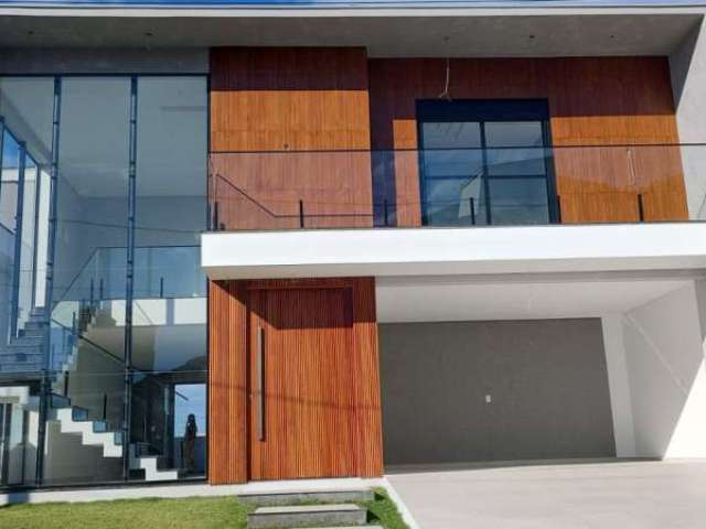 Casa de Condomínio Alto Padrão na Praia dos Ingleses- Florianópolis com 3 Dormitórios e 3 Suítes por R$2.100.000 para Venda.