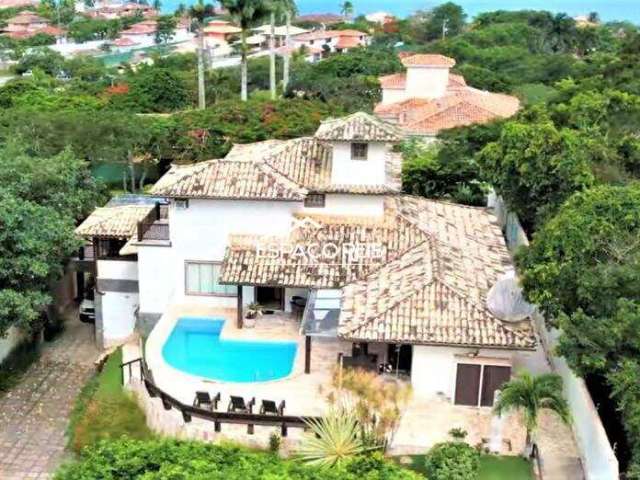 Casa a venda na Ferradura com 06 suítes e área gourmet, sauna e piscina.