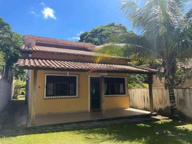 Casa encantadora disponível em condomínio fechado!