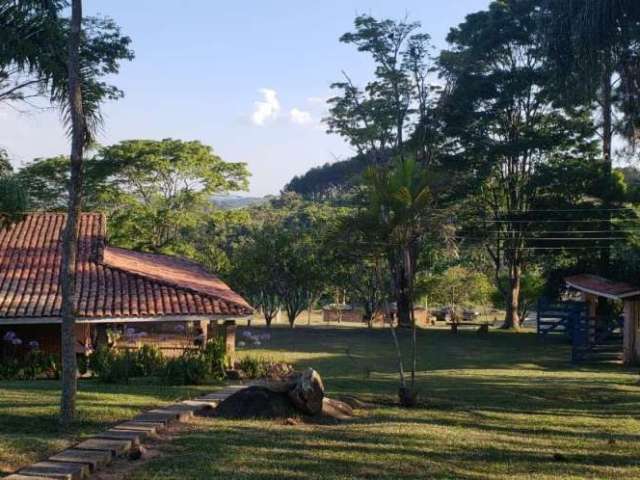 Excelente sitio com 125.000 m² com casa sede/piscina proximo a estrada do vinho em são roque