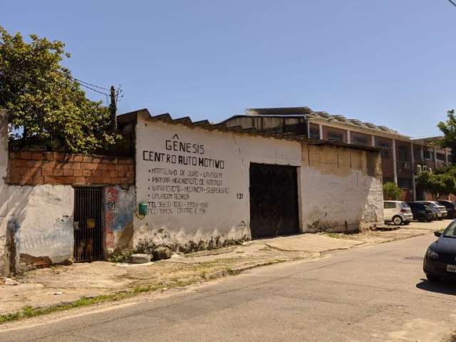 Terreno para venda próximo ao centro comercial de Bonsucesso.