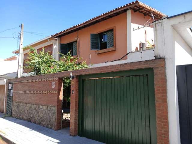 Agradável casa tipo  para venda com 4 quartos, 250m²