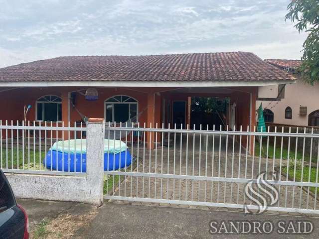 Casa para Venda em Araquari, Centro, 3 dormitórios, 2 banheiros, 1 vaga