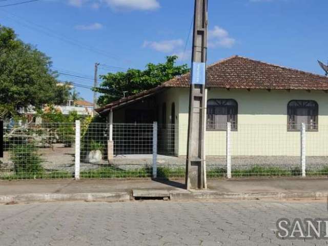 Casa para Venda em Balneário Barra do Sul, Centro, 3 dormitórios, 1 suíte, 2 banheiros, 3 vagas