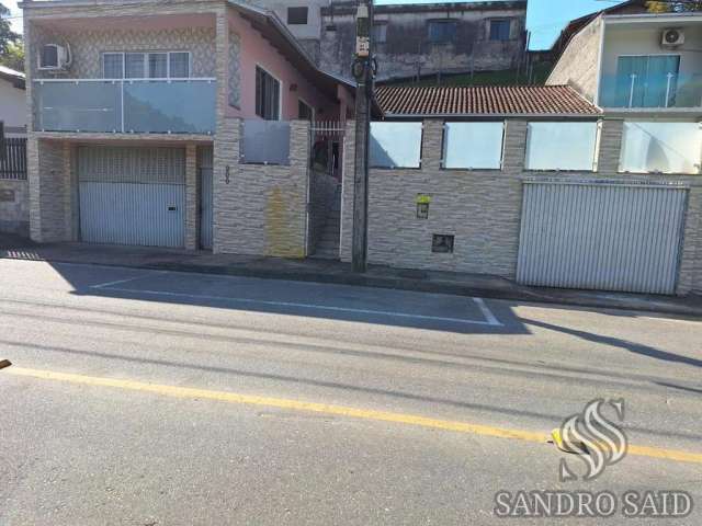 Casa para Venda em Jaraguá do Sul, TIFA MARTINS, 4 dormitórios, 2 suítes, 1 banheiro, 2 vagas