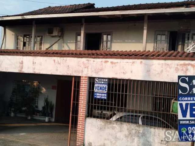 Sobrado Geminado para Venda em Joinville, Centro, 16 dormitórios, 8 banheiros, 4 vagas