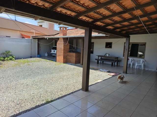 Casa para Venda em Balneário Barra do Sul, Centro, 3 dormitórios, 2 banheiros, 1 vaga