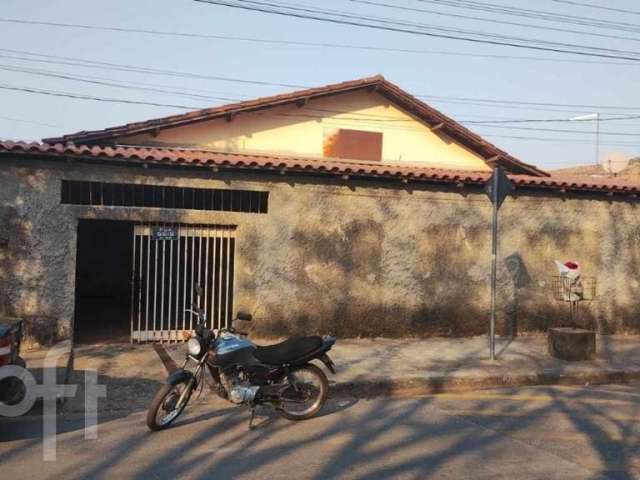 Casa com 4 quartos à venda na Rua Seis, 35, Vale das Amendoeiras, Contagem por R$ 595.000