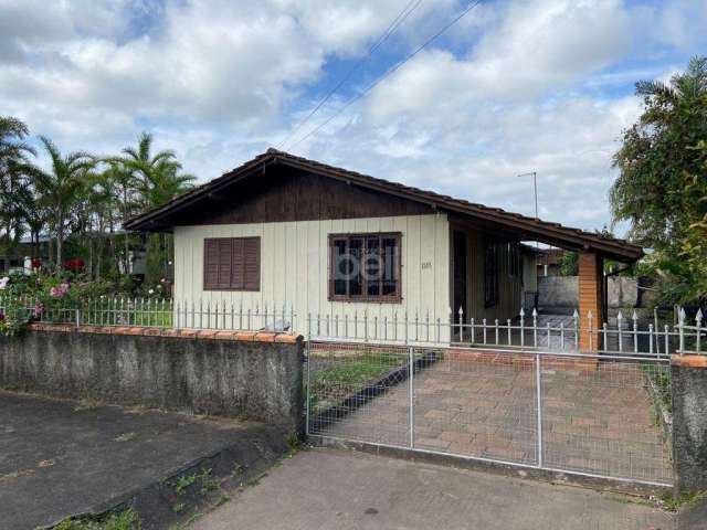 CASA DE MADEIRA no PIRABEIRABA com 3 quartos para LOCAÇÃO, 100 m²