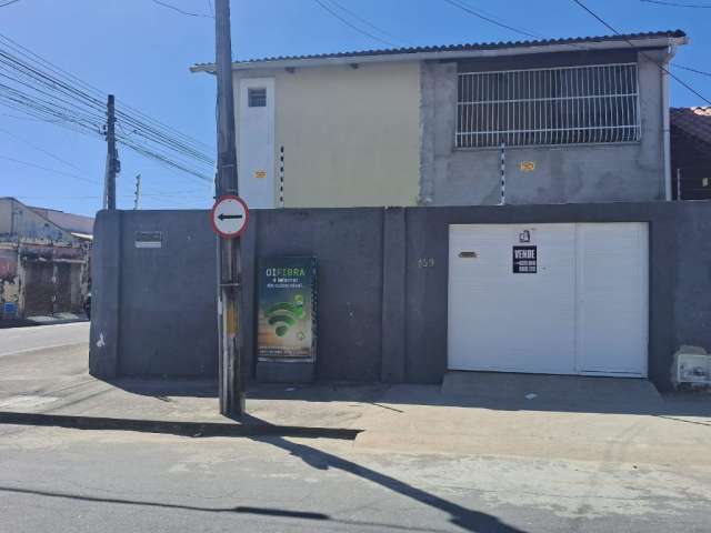 Excelente Casa Residencial no Monte Castelo com 06 Quartos