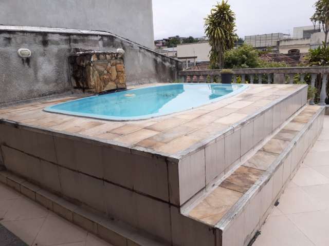 Excelente  Casa com terraço e piscina!!