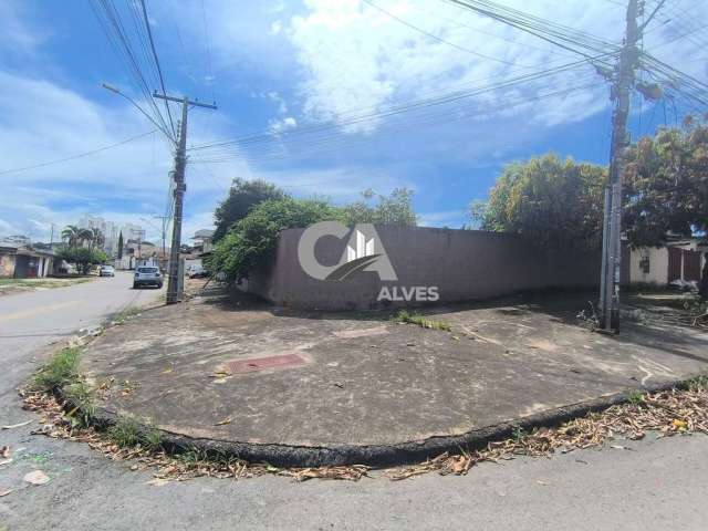 TerrenoTerreno  esquina com casa a venda bairro Capuava Goiânia, ótima localização