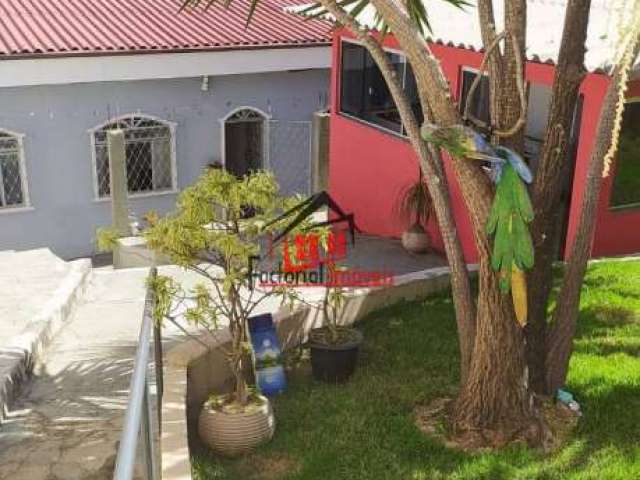 Vende-se Casa com Edícula no Bairro Dom Bosco