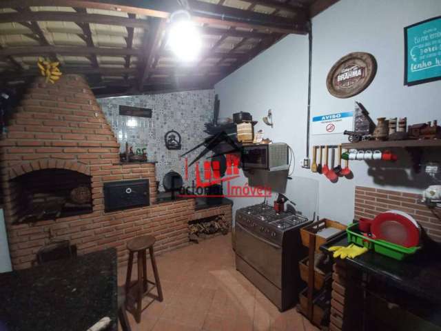 Casa com 4 quartos no Bairro Pedra Azul