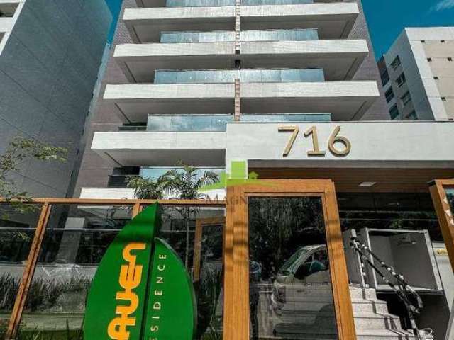 Apartamento à venda em Alphaville Salvador 1: 56m², 1 suíte, sala, varanda com vista lateral para praça, segurança 24h